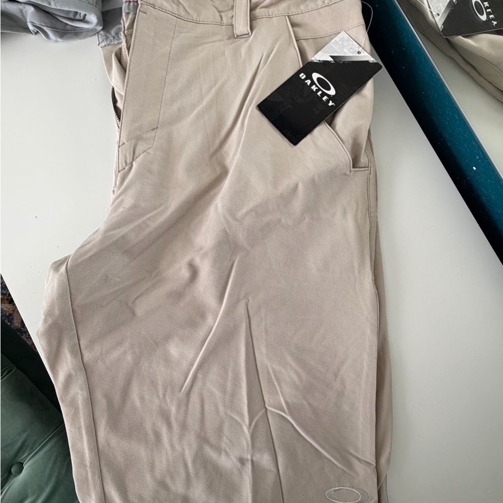 Oakley Men's Take 3.0 Pro Shorts - Tan and Wood Gray - Picture 3 of 10